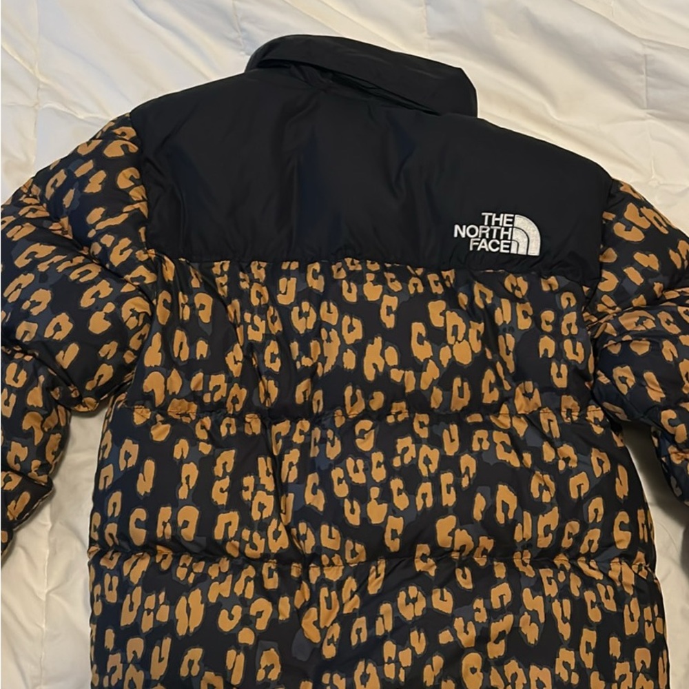 The North Face Nuptse Jacket - Yellow Leopard - Picture 6 of 6